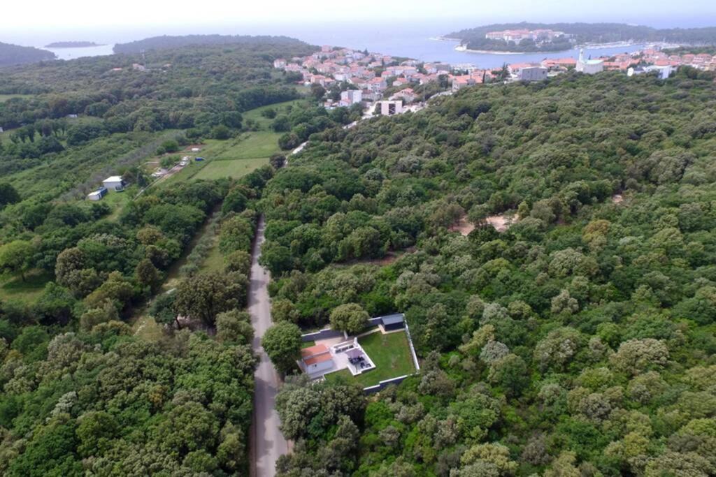 Apartment In Park Forest Soline Near The Sea Pjescana Uvala Exteriör bild