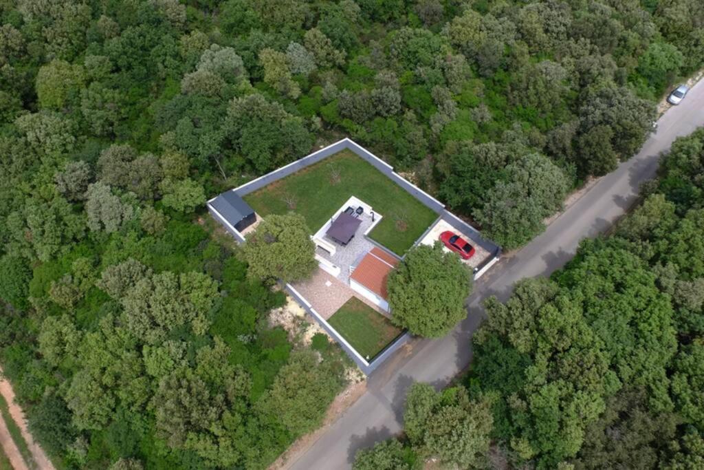 Apartment In Park Forest Soline Near The Sea Pjescana Uvala Exteriör bild
